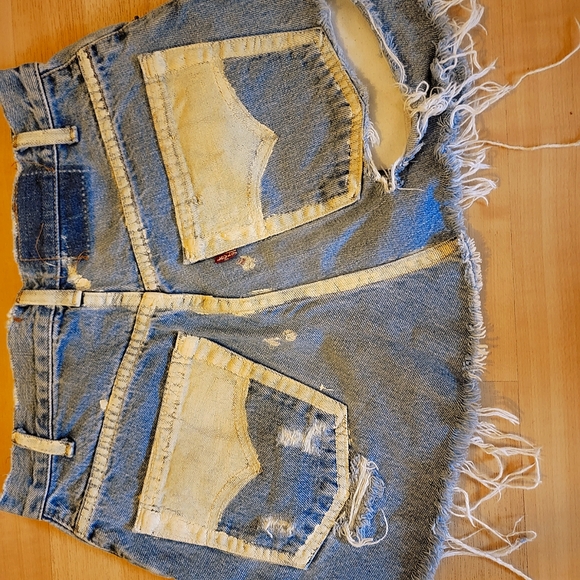 Levi's First of a Kind skirt - Picture 2 of 3